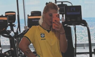 Com camisa da Selecao Virginia Fonseca treina pesado nos EUA