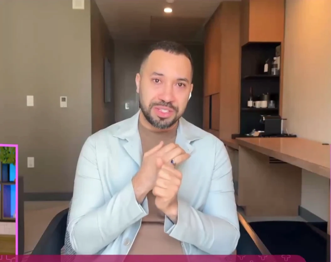 Gil do Vigor celebra formatura e se emociona com.webp