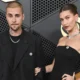Hailey Bieber exibe tatuagem na virilha com nome de.webp