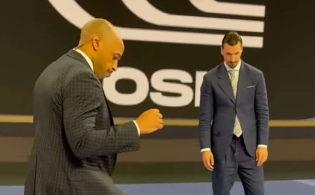 Henry e Ibrahimovic mostram habilidade com a bola em bastidores