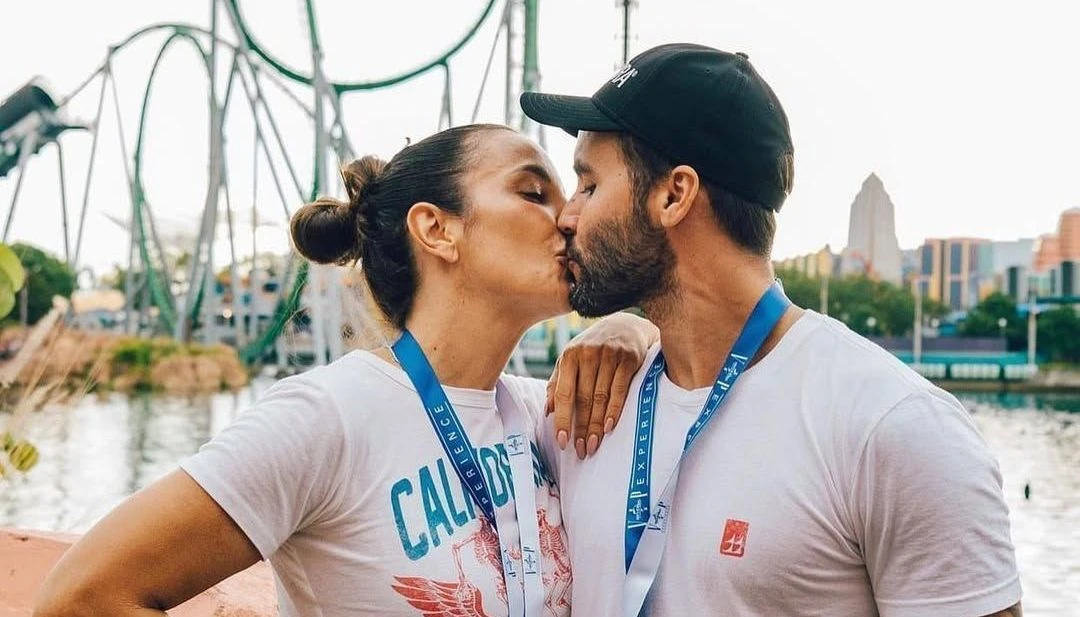 Ivete Sangalo posa ao lado do ex marido apos aparicoes.webp