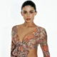 Kylie Jenner posa com look sem roupa intima e.webp