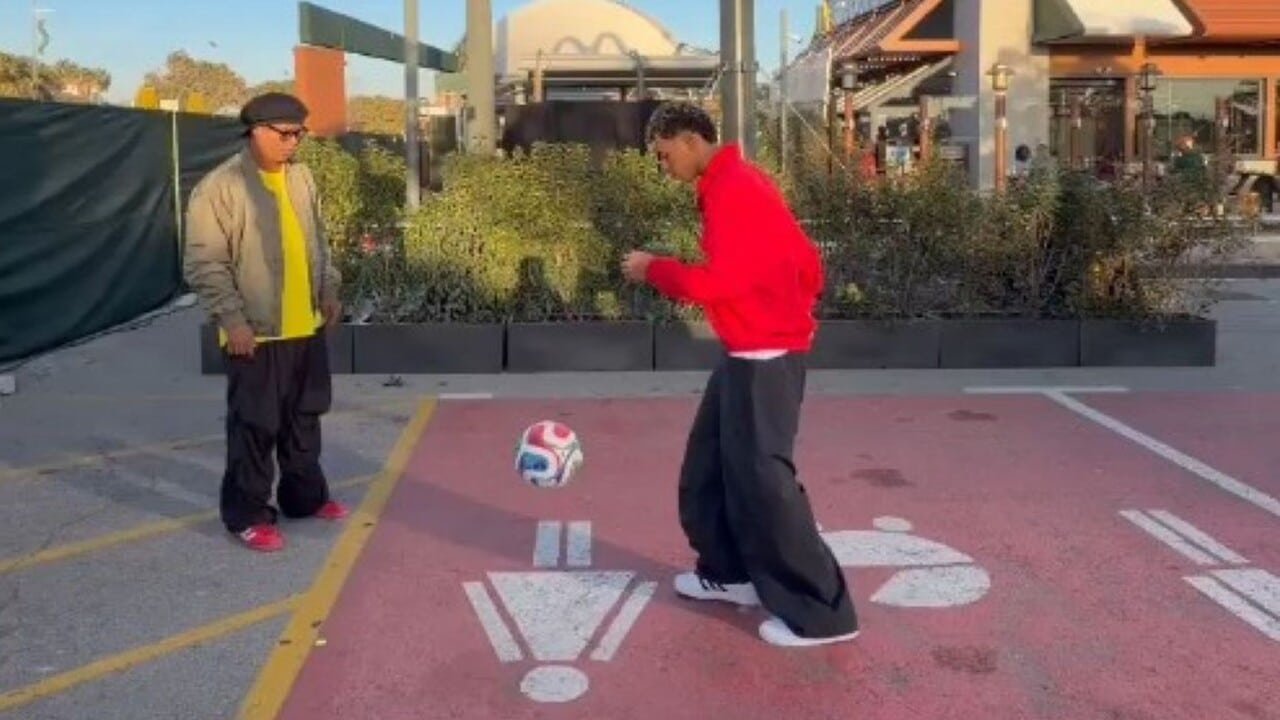 McDonalds aposta em Ronaldinho e campanha para a Copa viraliza