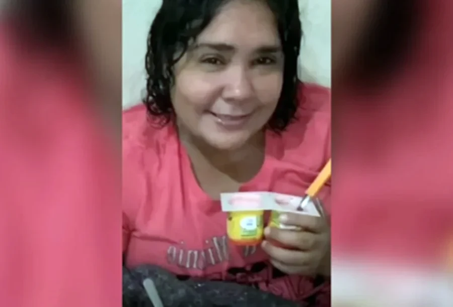 Mulher de 37 anos que fingiu ter 12 inventou.webp