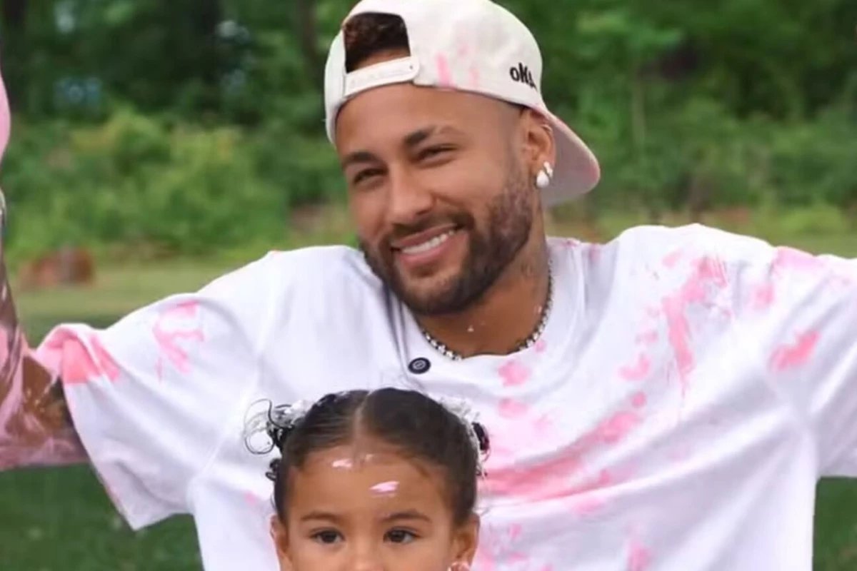 Neymar e Bruna Biancardi celebram nova gestacao e atleta projeta