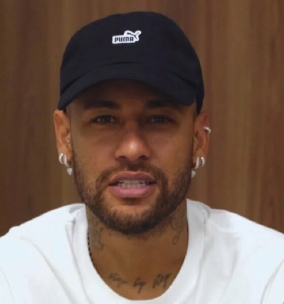 Neymar e flagrado em boate com outros jogadores da Selecao