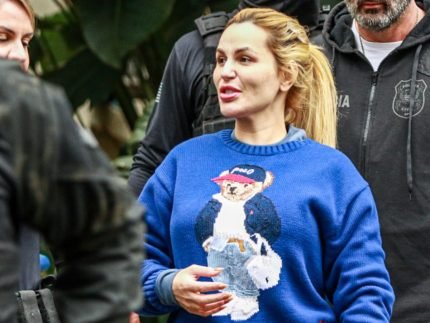 Presa ha 20 dias Deolane Bezerra tem pedido de liberdade