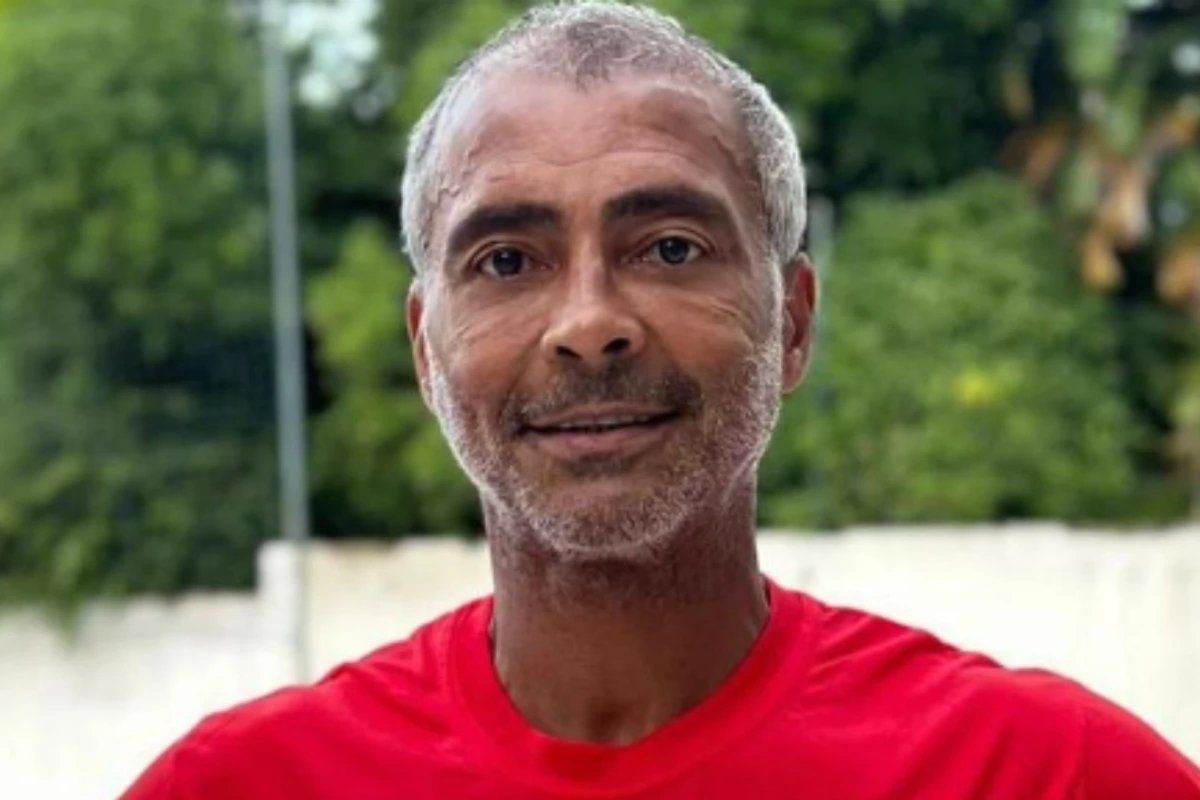 Romario tenta manter discricao no Maracana mas video acaba entregando