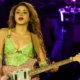 Shakira reflete sobre ser grata a pessoas que causaram.webp
