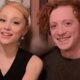 Solteira Ariana Grande e Ethan Slater terminam namoro em segredo
