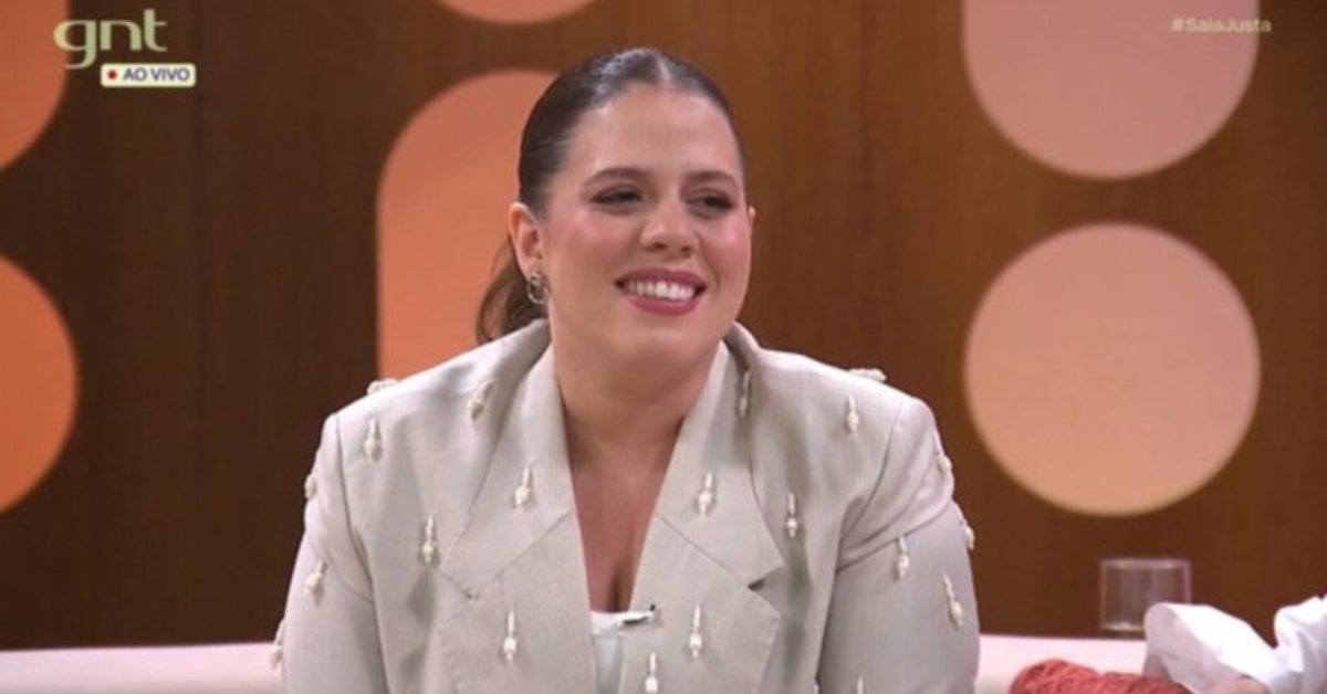 Tati Machado faz discurso emocionante no ‘Saia Justa ao falar