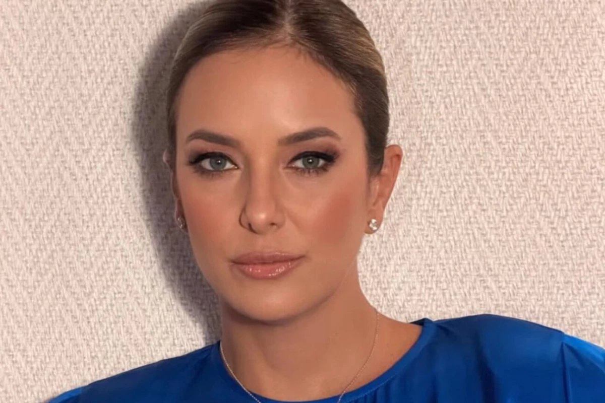 Ticiane Pinheiro abre album de formatura de 1997 e desabafa