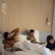 Tratando intoxicacao Gusttavo Lima assiste jogo tomando remedio na.webp