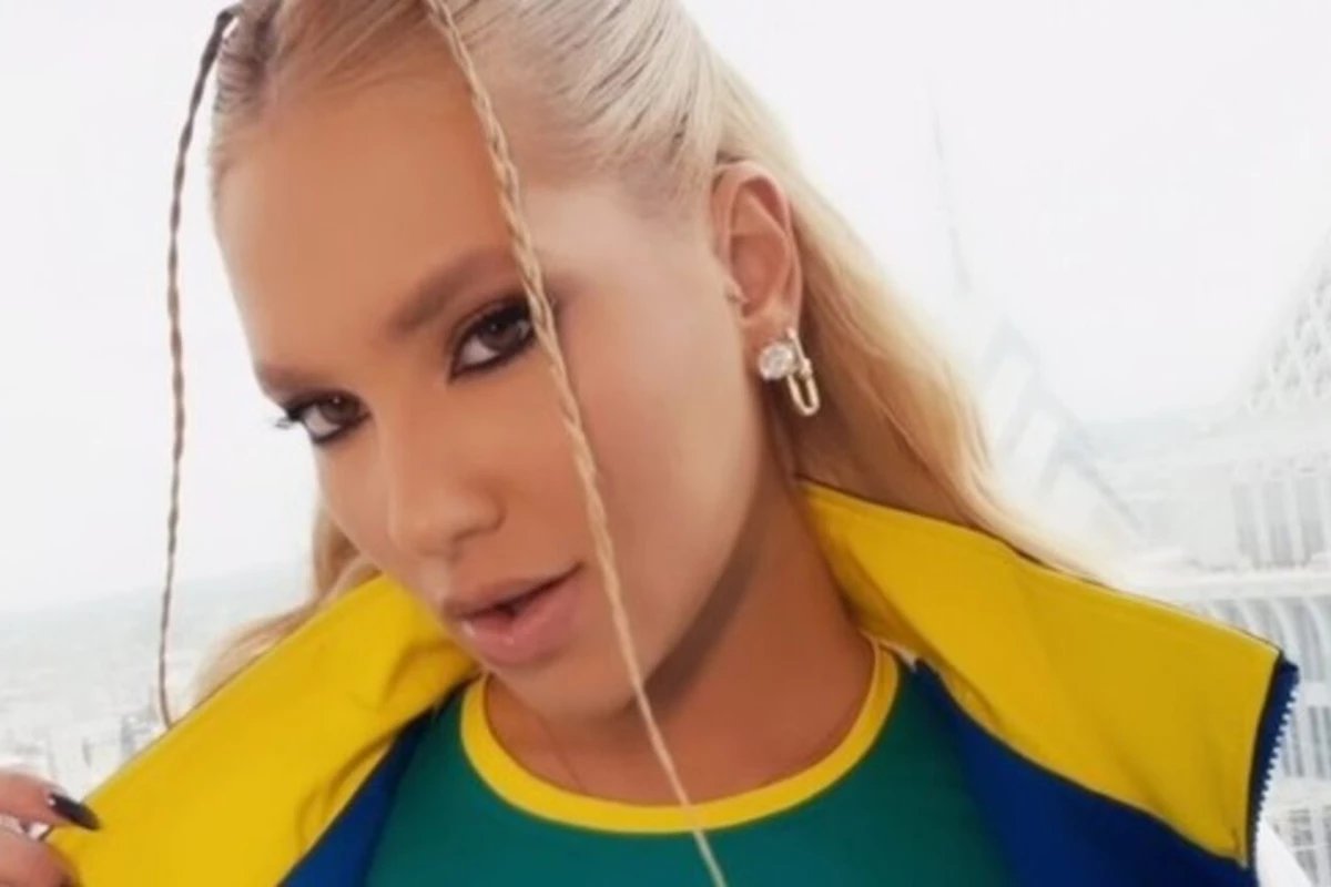 Virginia Fonseca curte balada em NY ate o amanhecer e