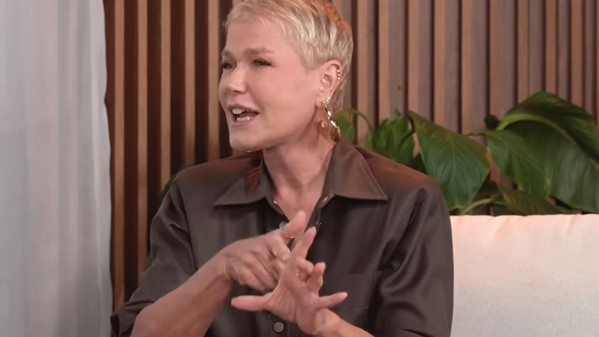 Xuxa abre o jogo sobre boatos de ter pacto.webp