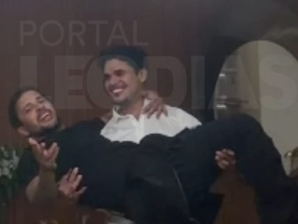 A fila andou Lucas Guimaraes vive novo romance com enteado