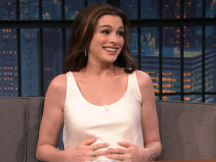 Aos 43 anos Anne Hathaway revela se gravidez do 3o
