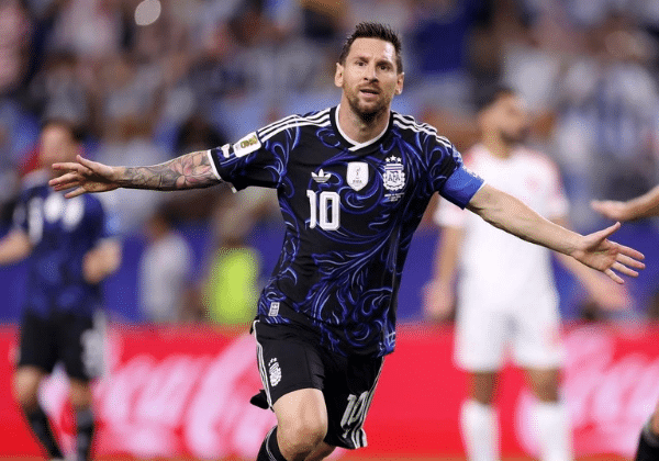 Argentina recebe autorizacao da Fifa para usar uniforme da sorte