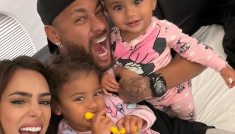 Bruna Biancardi e Neymar voltam ao Brasil apos derrota.webp