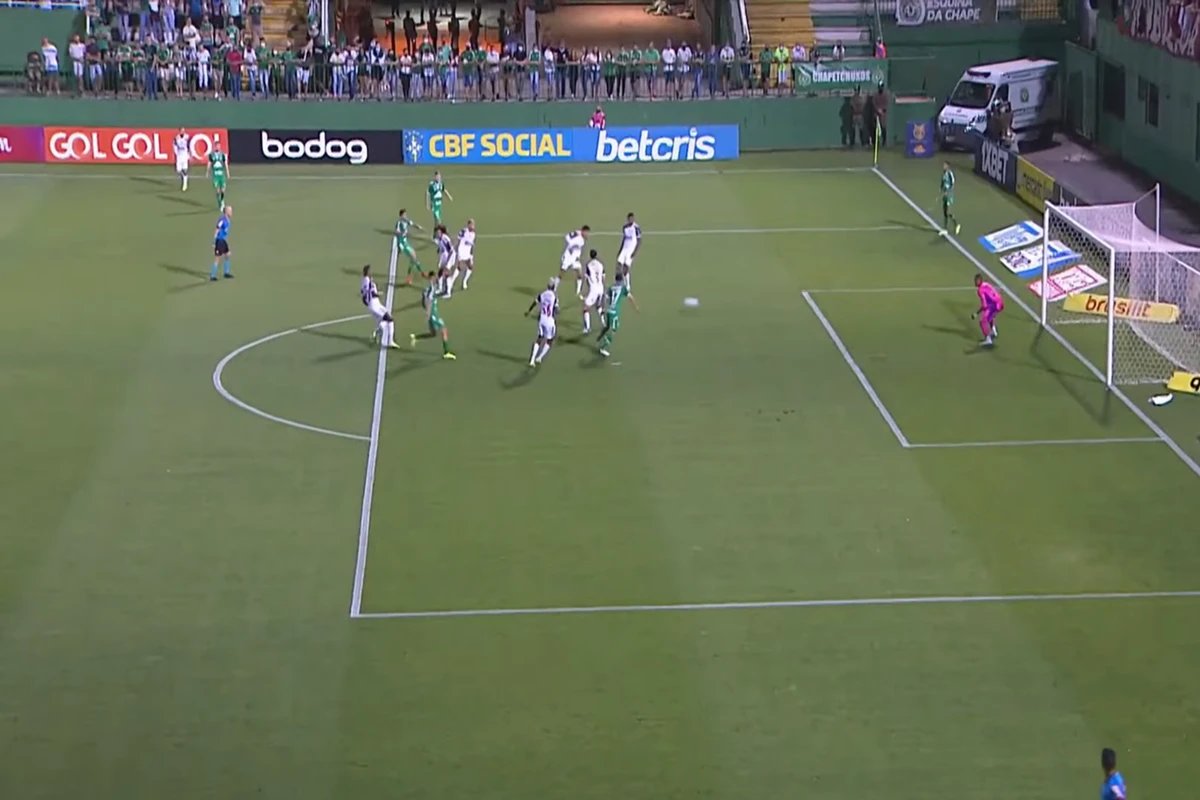 Campeonato Brasileiro Paqueta e desfalque Saiba onde assistir Chapecoense