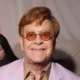 Elton John fecha acordo milionario para shows em holograma.webp