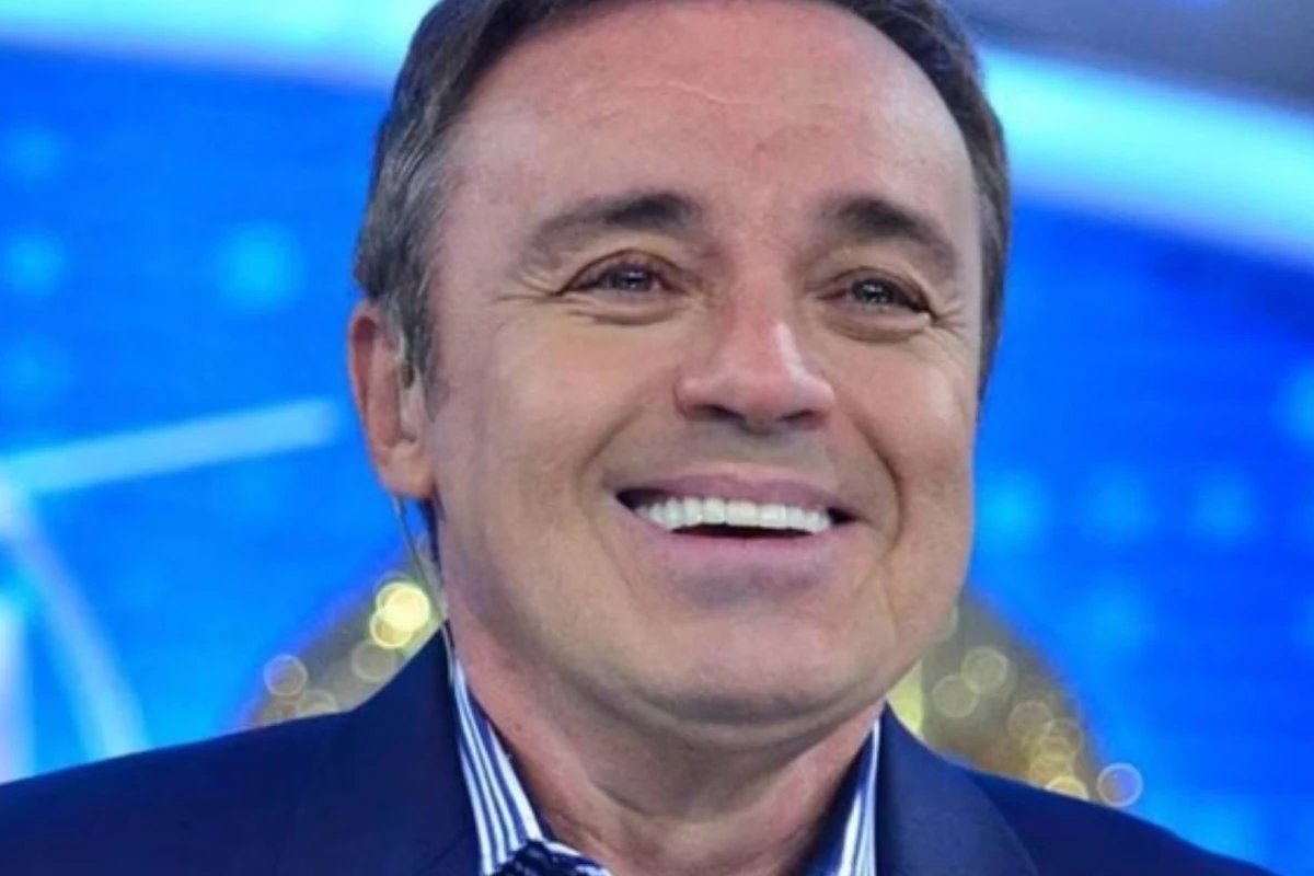 Especialista usa equipamento de transcomunicacao no tumulo de Gugu no