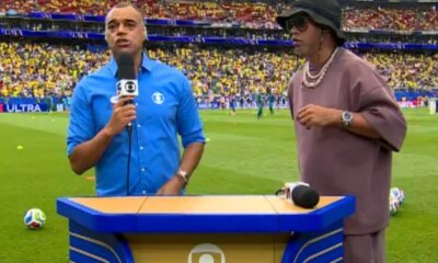 Everaldo Marques perde a paciencia com Denilson durante falha tecnica