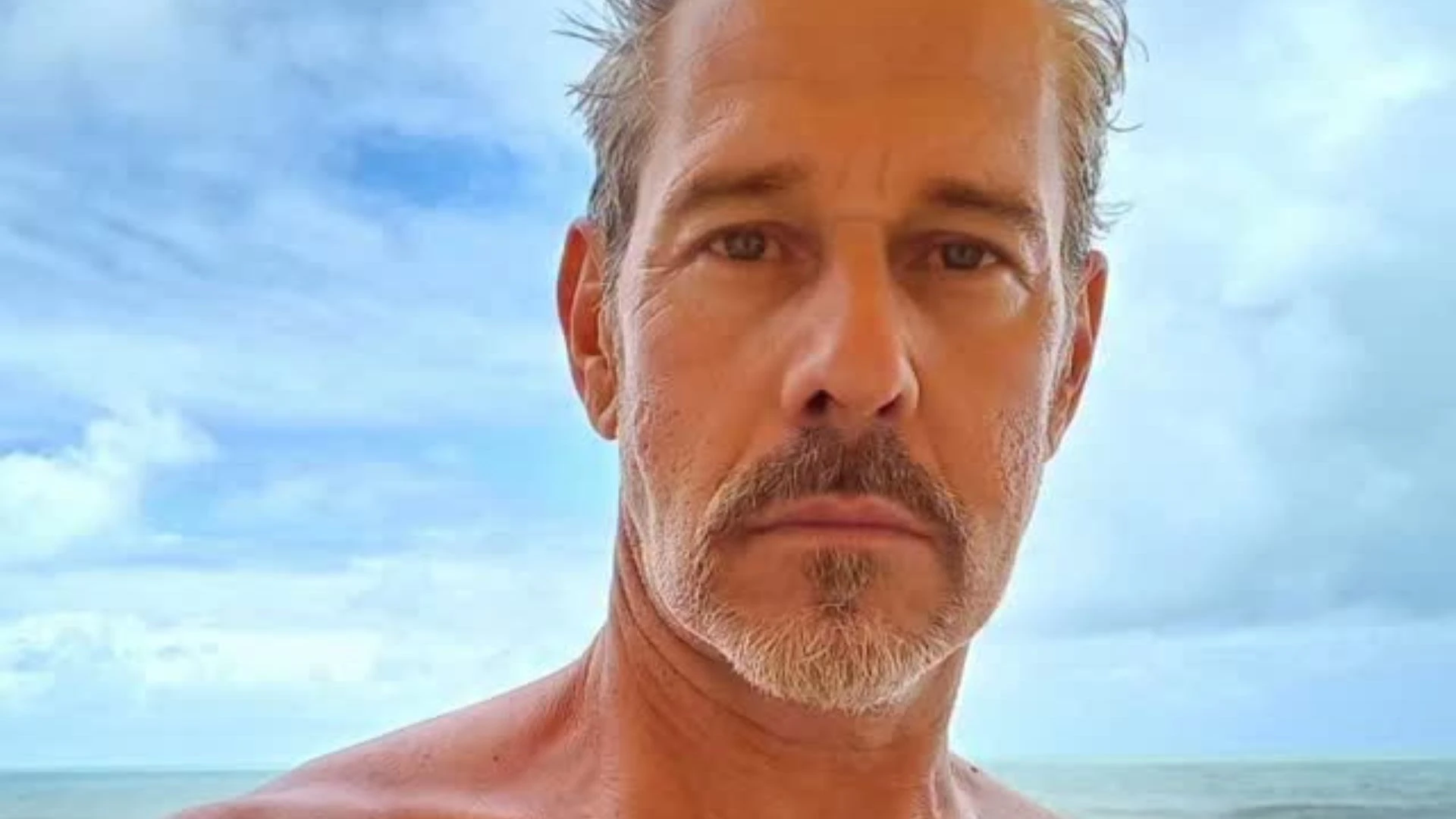 Ex gala de Malhacao Nico Puig faz ensaio sensual e.webp