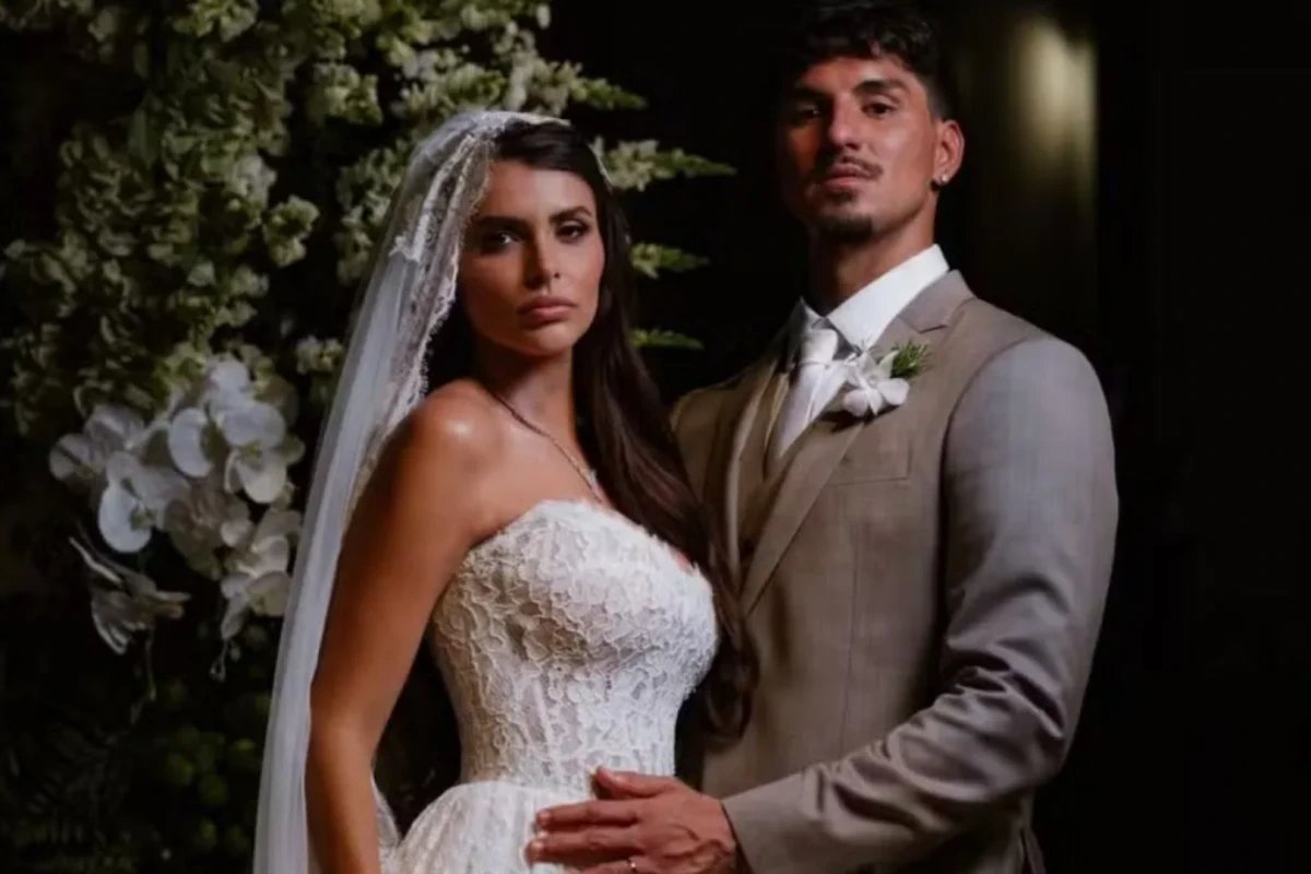 Gabriel Medina anuncia gravidez de Isabella Arantes no altar e