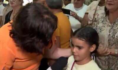 Menina emociona reporter da Globo ao relembrar mae falecida durante
