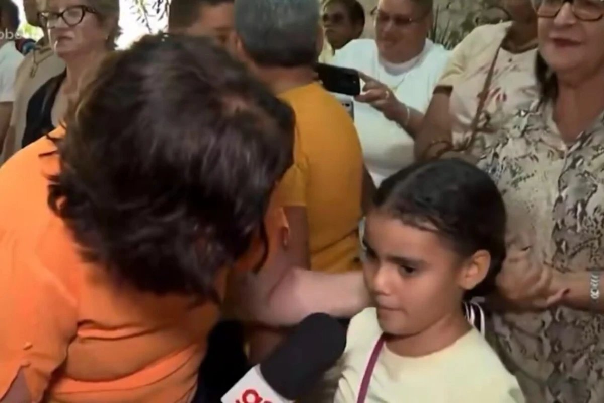 Menina emociona reporter da Globo ao relembrar mae falecida durante