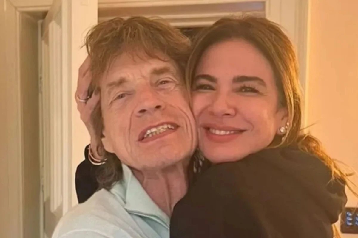 Mick Jagger vai a estadio na Copa e Inglaterra e