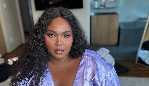 O que aconteceu com a carreira da Lizzo.webp