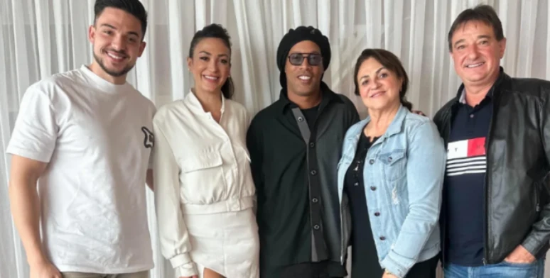 Quem e Ingryd Guadagnin comissaria que namora Ronaldinho Gaucho.webp