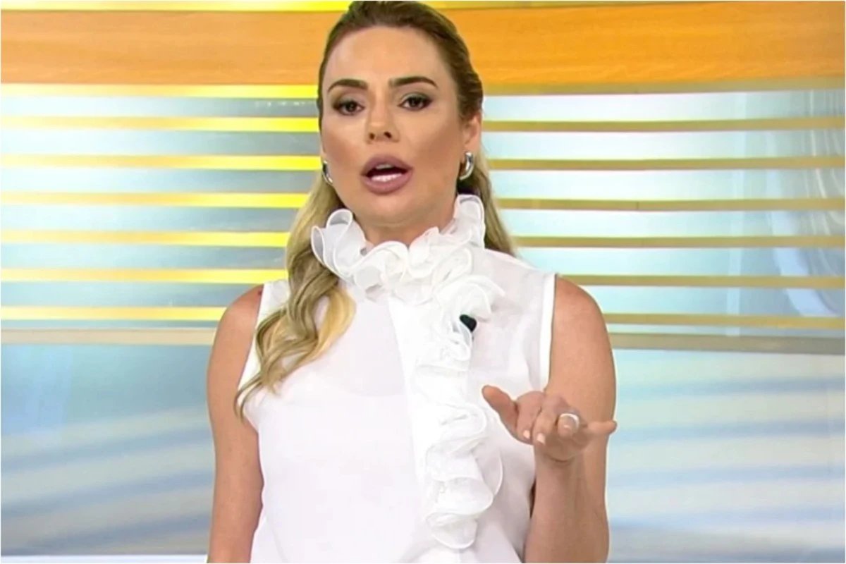 Rachel Sheherazade e expulsa de carro por motorista de aplicativo