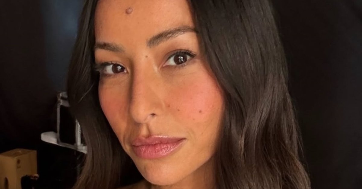 Sabrina Sato mostra momento especial com o pai no leito