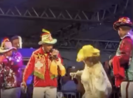 Susto no palco Alcione cai durante show no Maranhao e