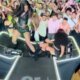 Video Pocah escapa de acidente por muito pouco o palco