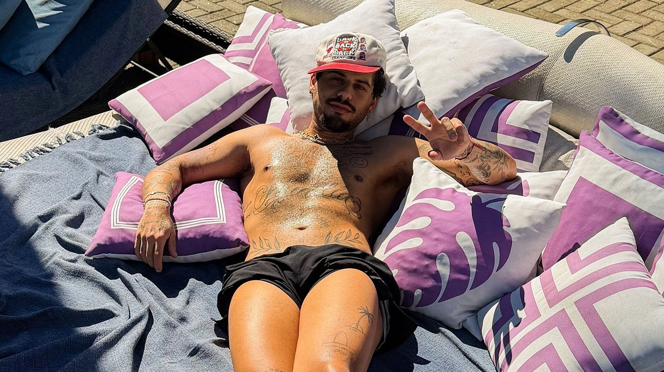 Ze Felipe acorda de ressaca e desabafa Repenso minha.webp