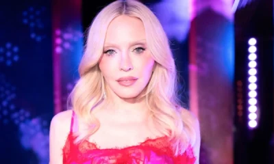 o que Madonna fala no album Confessions II.webp