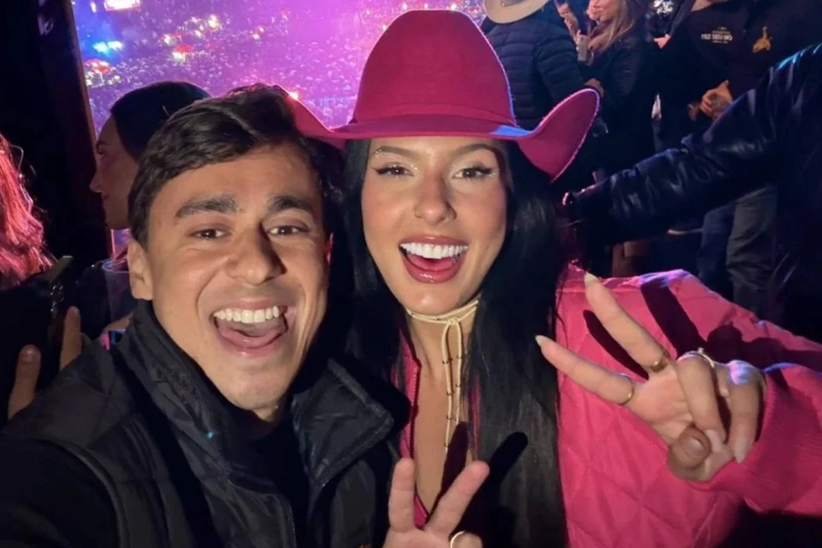 Ana Castela quebra a internet com foto ao lado de