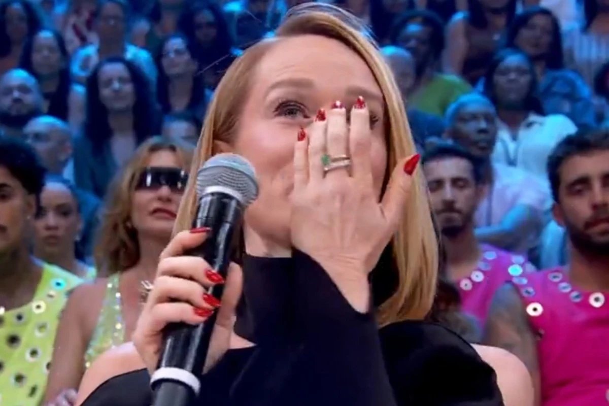 Ao vivo no Domingao Mariana Ximenes desabafa sobre ocorrido com