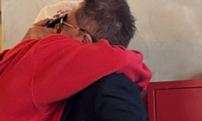 Apos desabafo sobre filhos Leonardo surge abracado com Ze Felipe