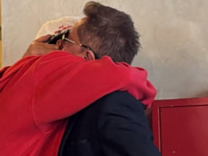 Apos desabafo sobre filhos Leonardo surge abracado com Ze Felipe