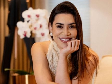 Apos rumores Naiara Azevedo revela que esta fazendo tratamento para