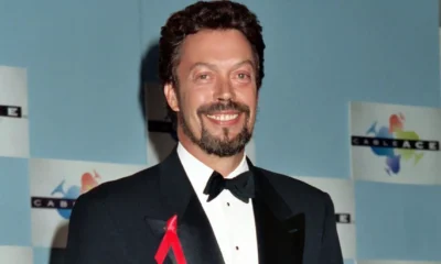 Ator Tim Curry estrela de Rocky Horror morre aos.webp
