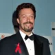Ator Tim Curry estrela de Rocky Horror morre aos.webp