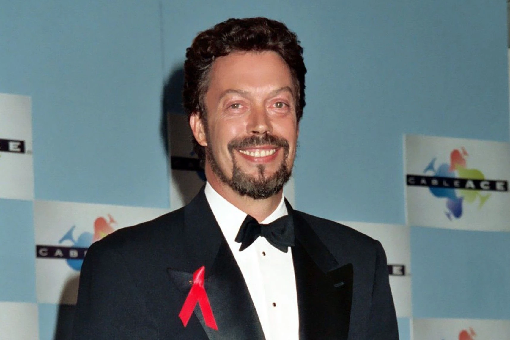 Ator Tim Curry estrela de Rocky Horror morre aos.webp