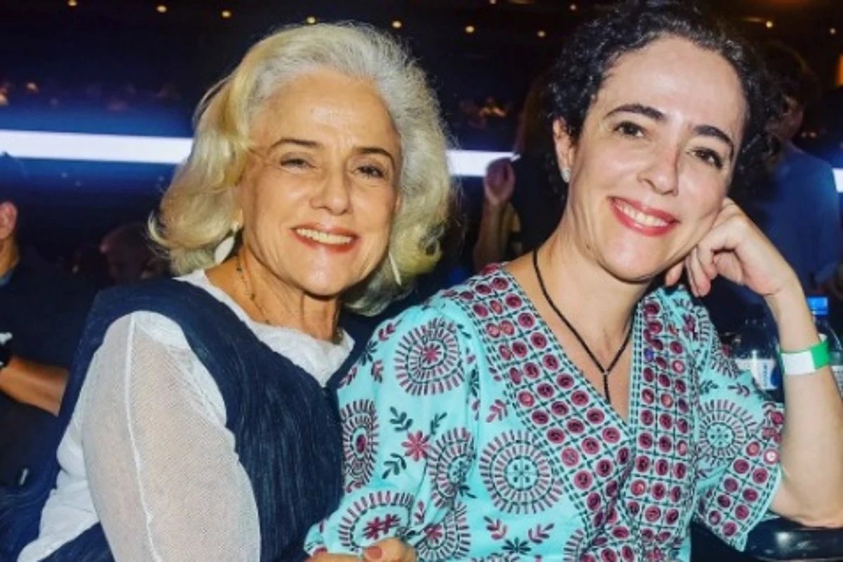 Atriz revela seis cirurgias e o medo que viveu longe