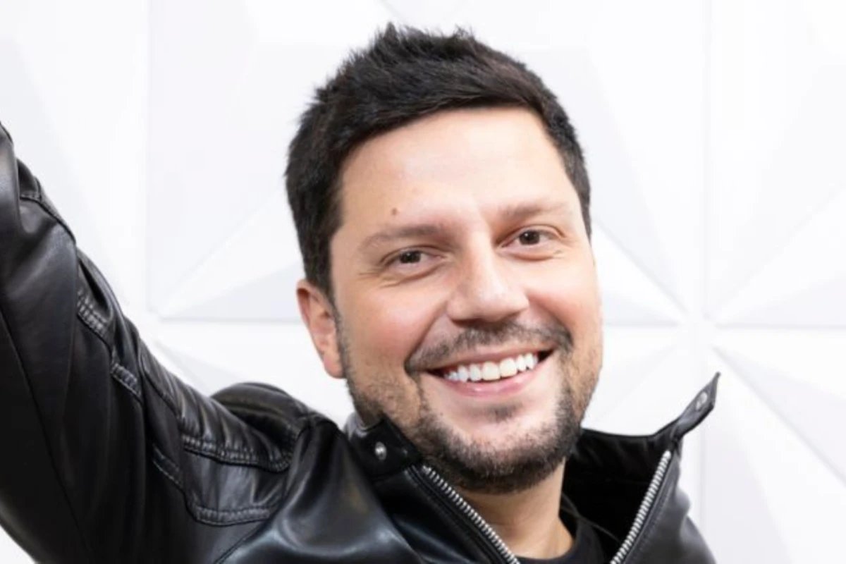 Cantor Thiago Servo abre mao de processo de R 128